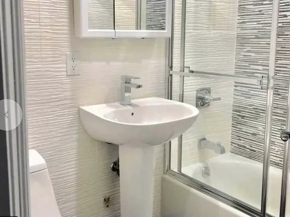 118 Avenue C image 3 of 9