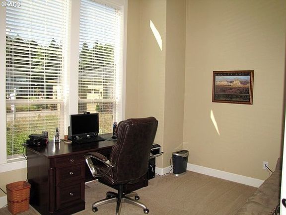 4th image of 3302 NW 105th Cir