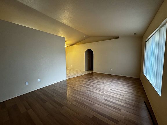 3rd image of 3400 N Lynx Lake Dr