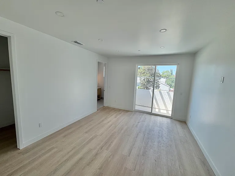 7753 Ostrom Ave — Photo 10