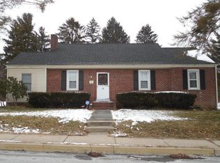 77 E Cottage Ave, Millersville, PA 17551