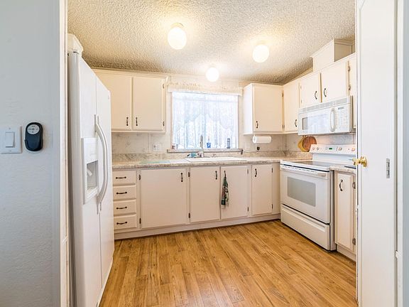 2nd image of 6532 S Oakmont Dr