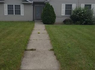 105 Pemberton Dr, Elyria, OH 44035