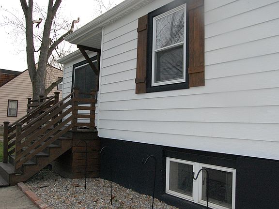3rd image of 7522 Marshall St