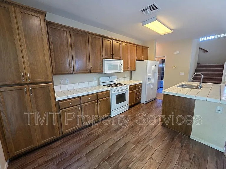 1717 Providence Way — Photo 16
