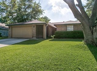 404 Goldfinch Dr, Fort Worth, TX 76108