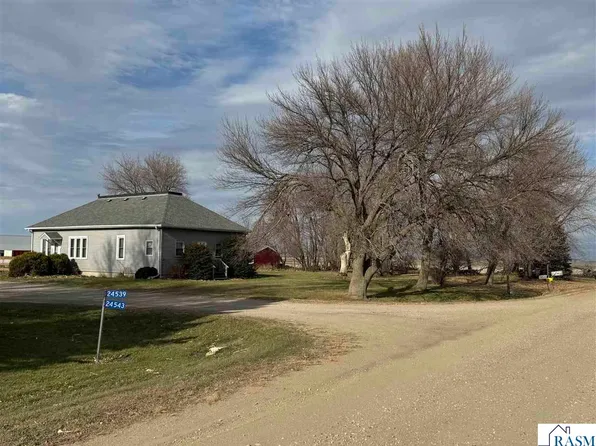 24543 630th Ave, Alden, MN 56009