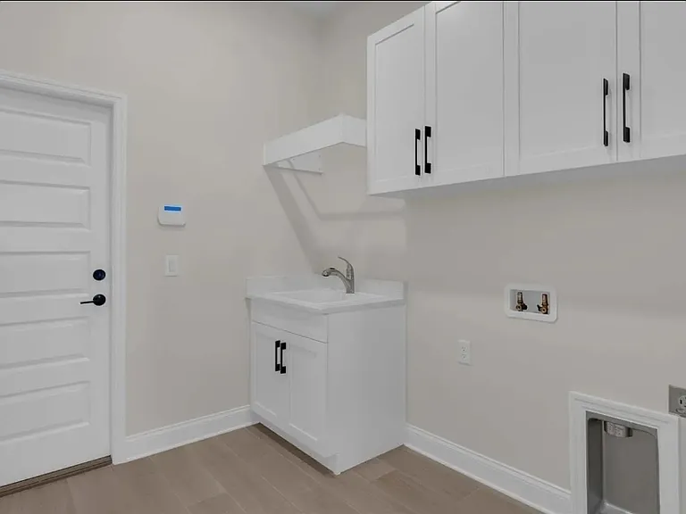 6980 Bentridge Dr — Photo 32