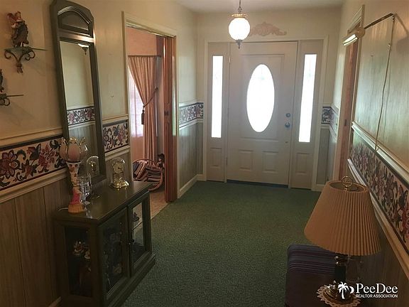 3rd image of 204 E Seven Pines St