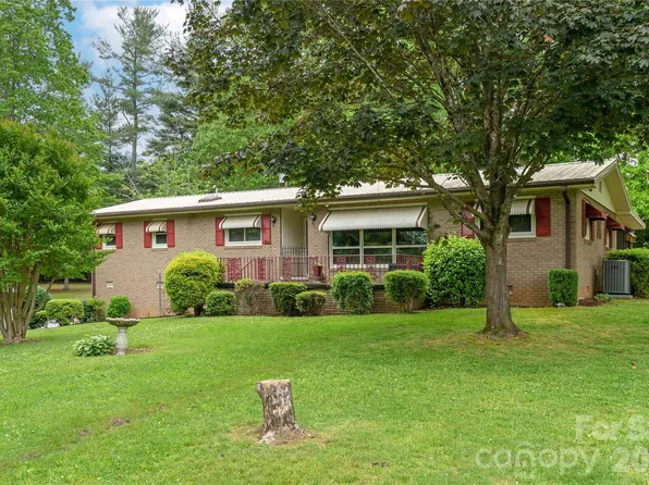 204 Reed Dr, Flat Rock, NC 28731