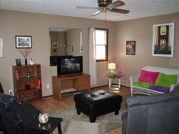 2nd image of 88 Rosewood Dr