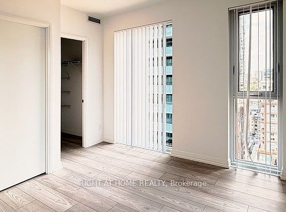 4th image of 400 King St W #2106