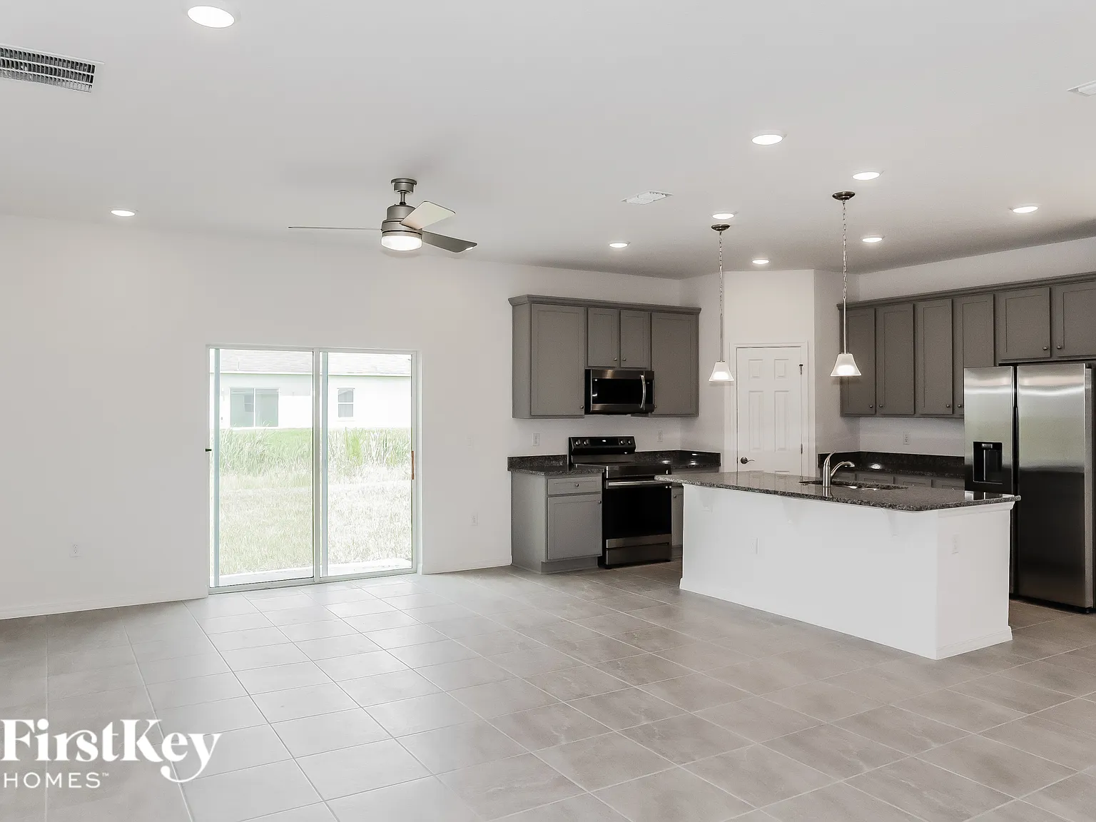 4 bed, 2.0 bath, 2001 sqft, $2,790 — Photo 4