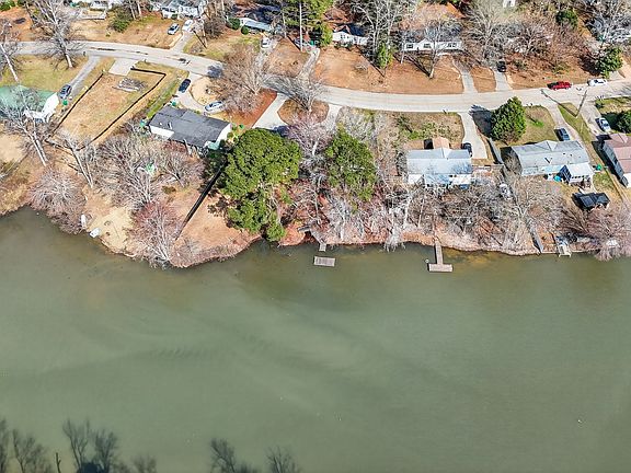 4th image of 252 Lakeview Dr