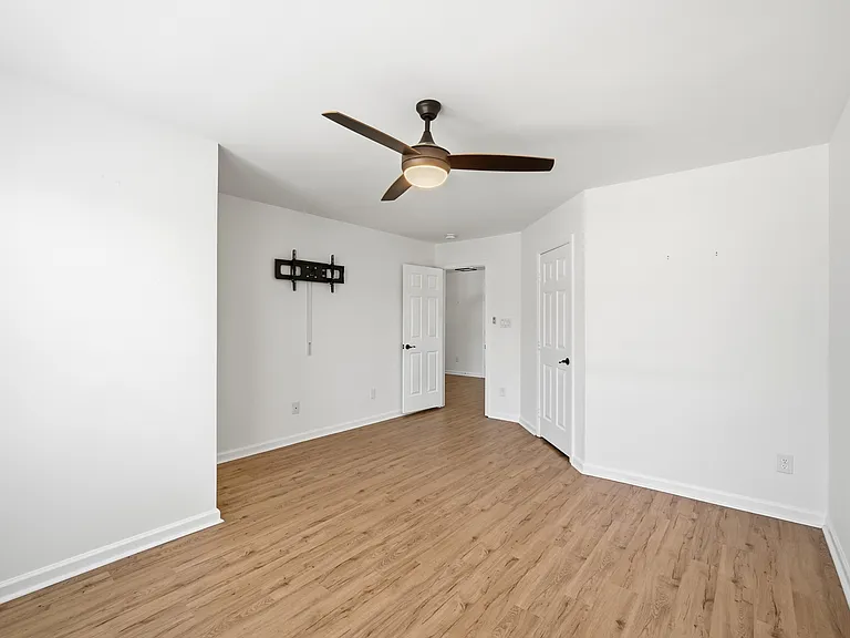 4084 Holly Villa Cir — Photo 30