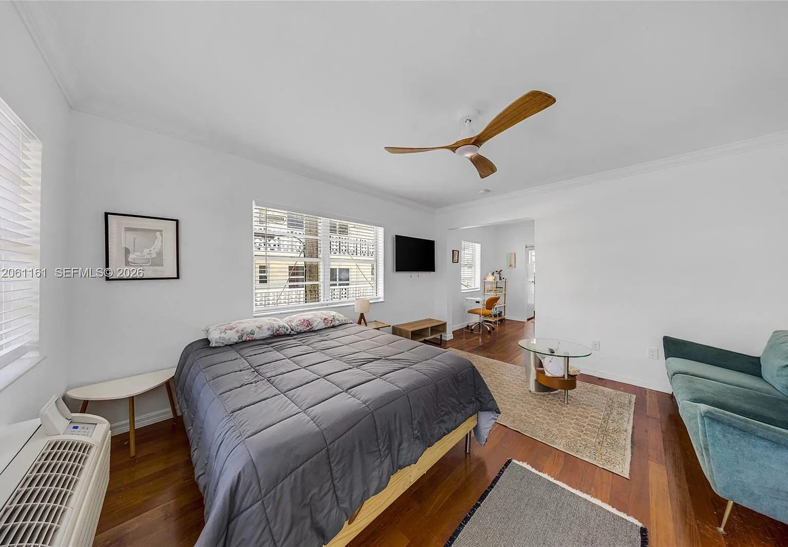 Meridian Court Condo — Photo 2