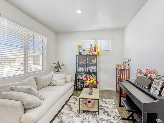 5th image of 907 William Way
