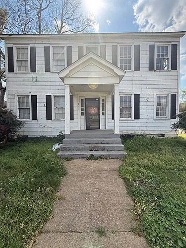 213 Wilson St NE Photo 1