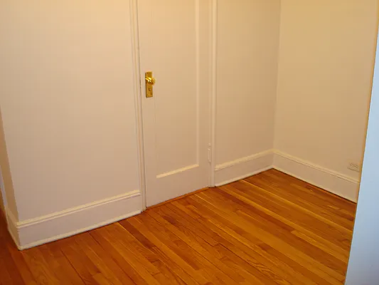 Rented by Realty 2000 Corp | media 21