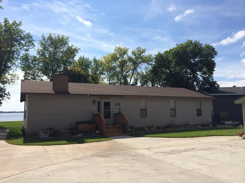1st image of 114 N Lake Dr