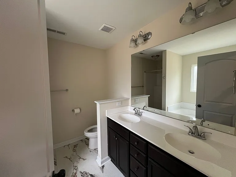 310 Landon Ln — Photo 44