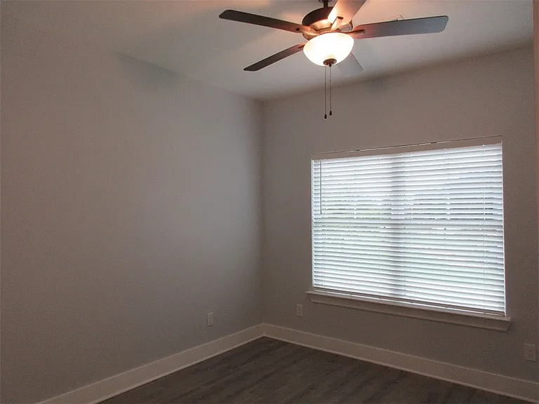 2104 Crescent Pointe Pkwy — Photo 11