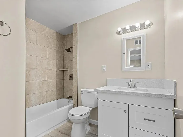 1401 Garfield Ave — Photo 3