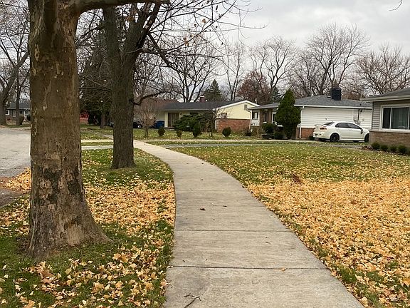 2nd image of 1525 Lincoln Pl