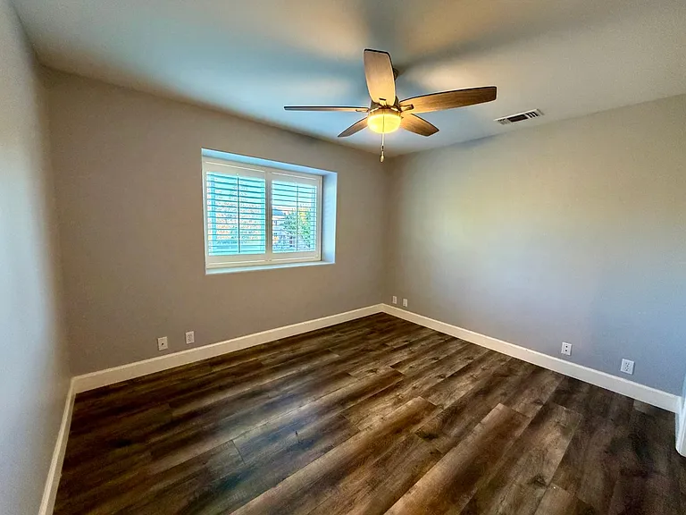 904 Larable Ct — Photo 18