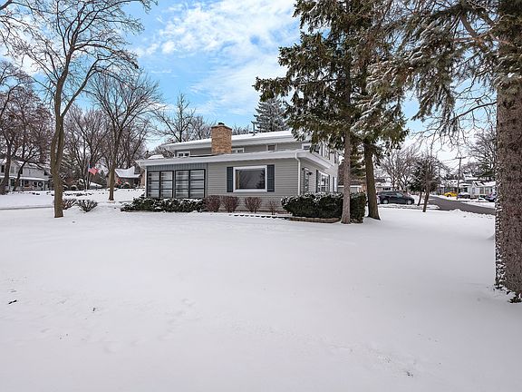 3rd image of 34707 N Lake Shore Dr