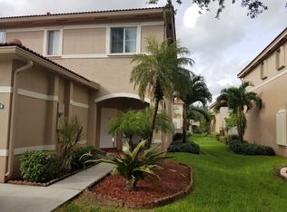 7831 S Southwood Cir, Davie, FL 33328