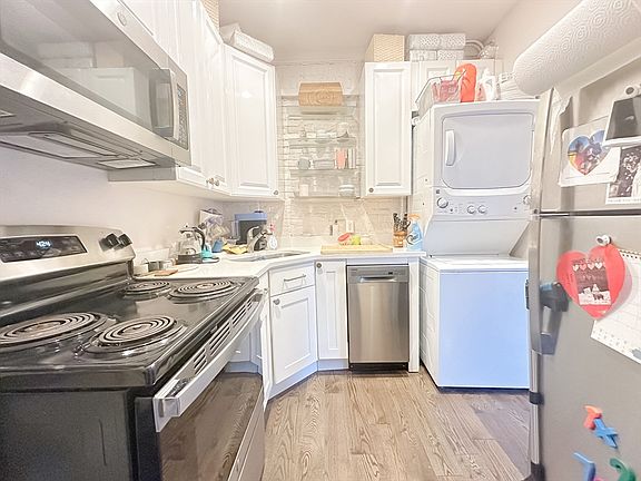4th image of 57 Myrtle St #3
