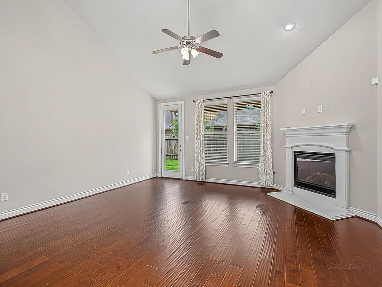 24227 Peralta Glen Ln — Photo 17