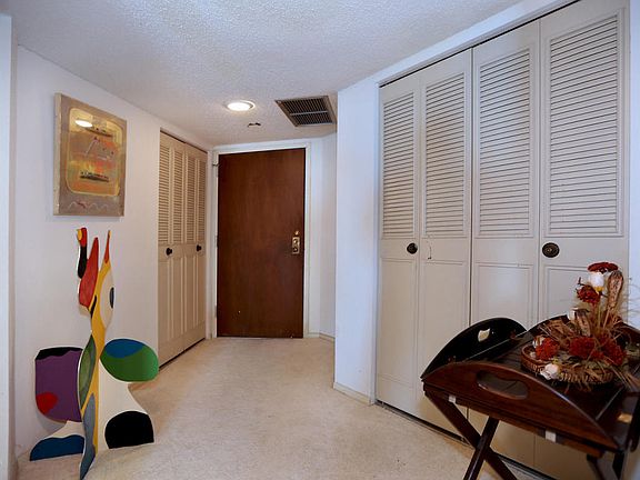 4th image of 925 N Halifax Ave APT 1101
