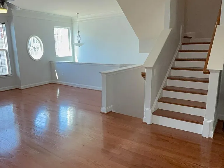2618 Glenriver Way — Photo 3