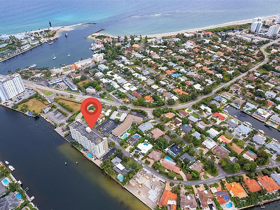 3rd image of 2611 N Riverside Drive #307