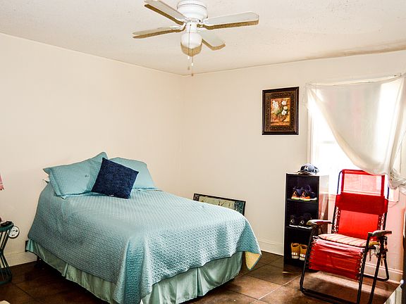 2nd image of 6704 Tara Ln