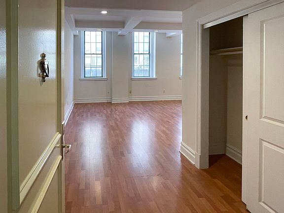 3rd image of 45-02 Ditmars Blvd #113