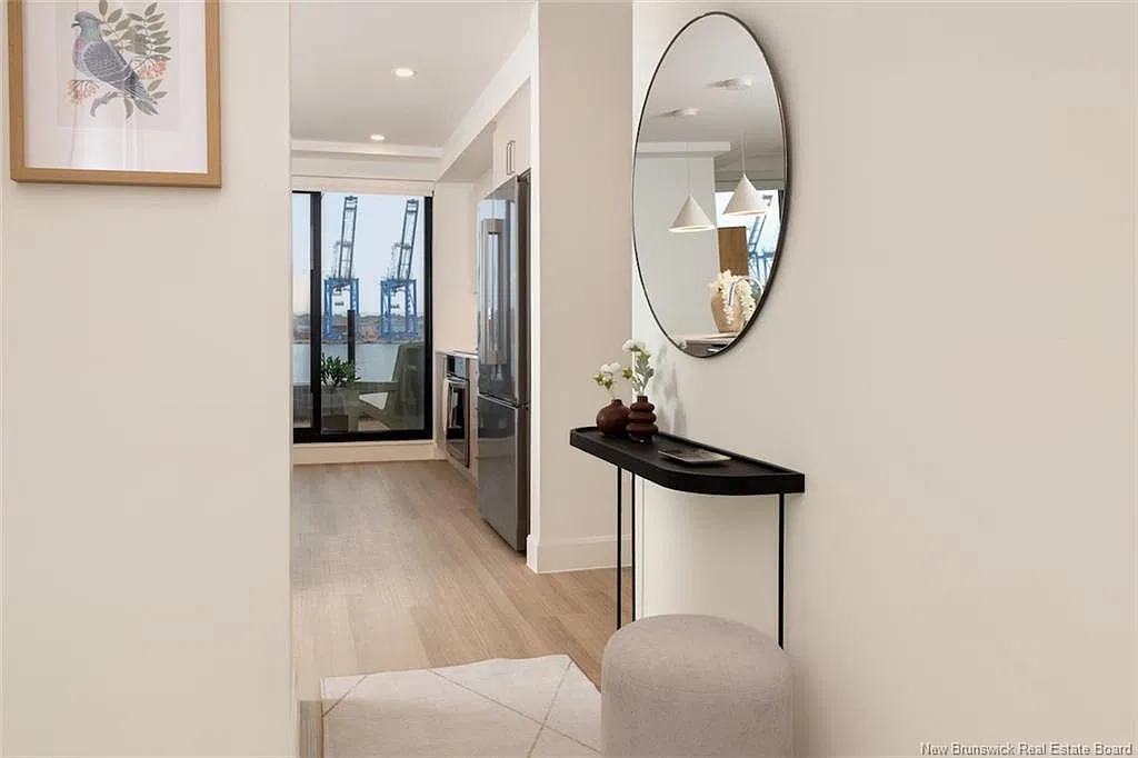 3 bed, 2.0 bath, 1628 sqft, $8,000 — Photo 2