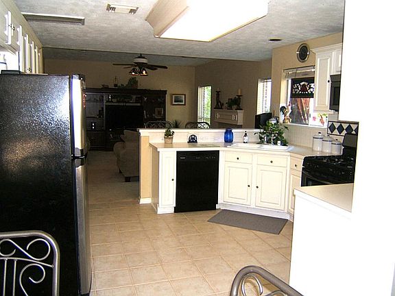 4th image of 1031 Broken Trail Ct