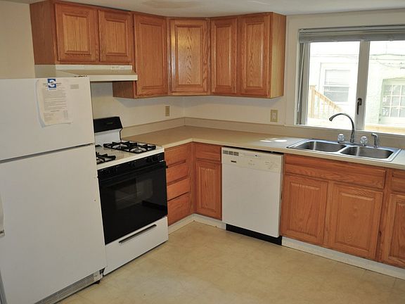3rd image of 114 Highland Pl #1