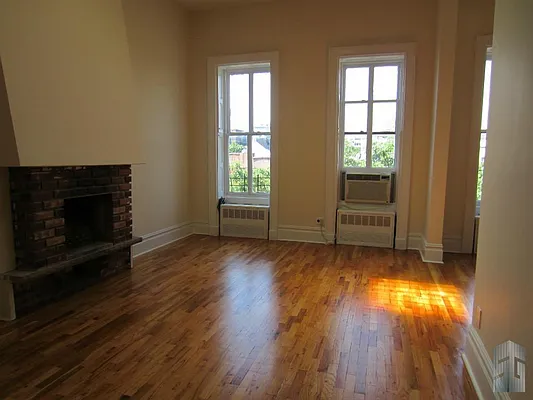 Rented by Skyline Group Real Estate | media 14