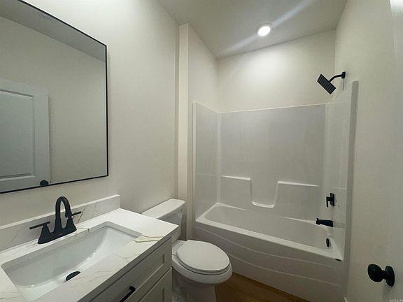 4th image of 3007 Lynn Dr