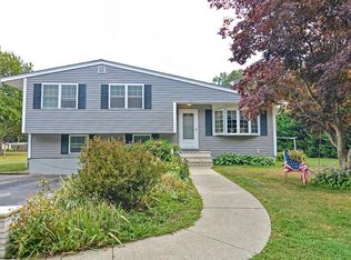 29 Denver Ave, Warren, RI 02885