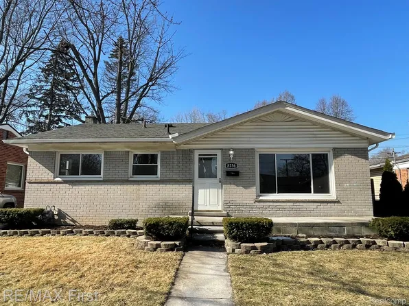 8236 Margaret St, Taylor, MI 48180