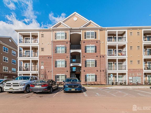 3rd image of 643 Strassle Way #643