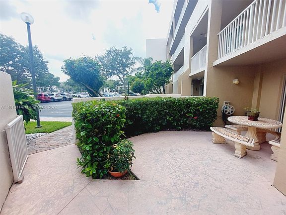 4th image of 7809 Granville Dr #105