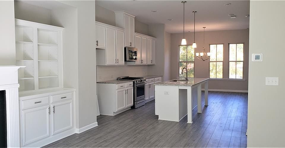 1st image of 2695 Queenstown St