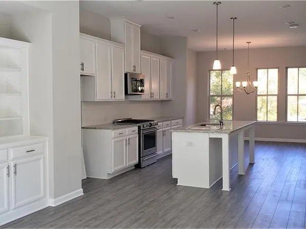 2695 Queenstown St, Norcross, GA 30071