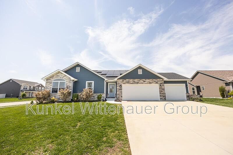 1st image of 2678 London Ln
